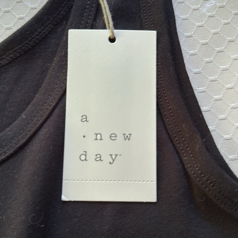 A New Day Fitted Black Tank Top - Picture 3 of 6